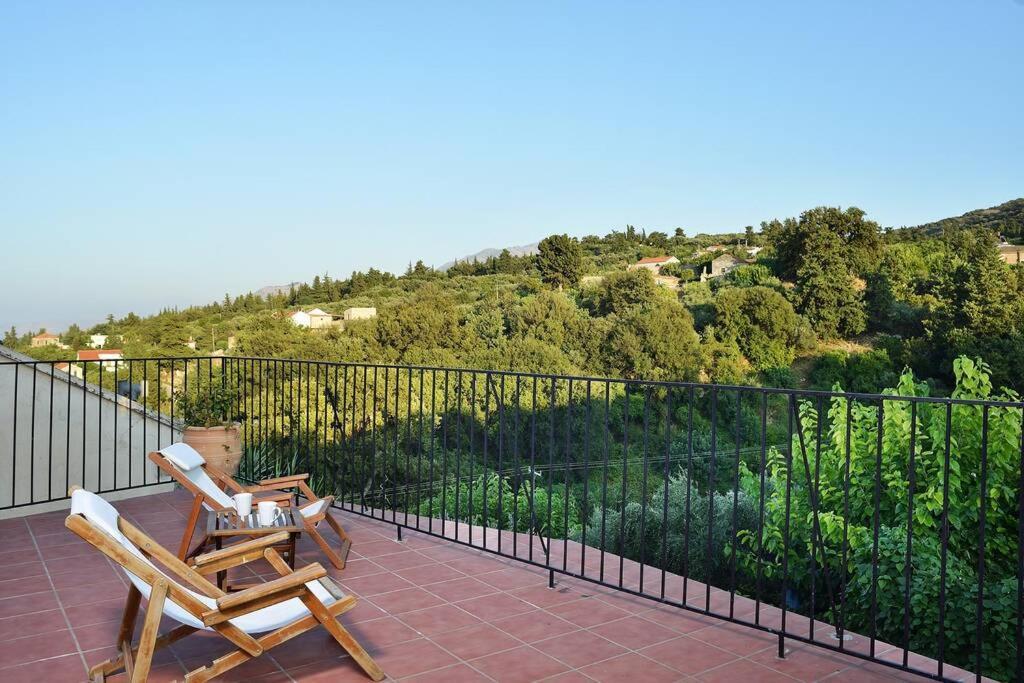 Villa Christini A Luxury Villa With Amazing Views Tzitzifés Exteriör bild
