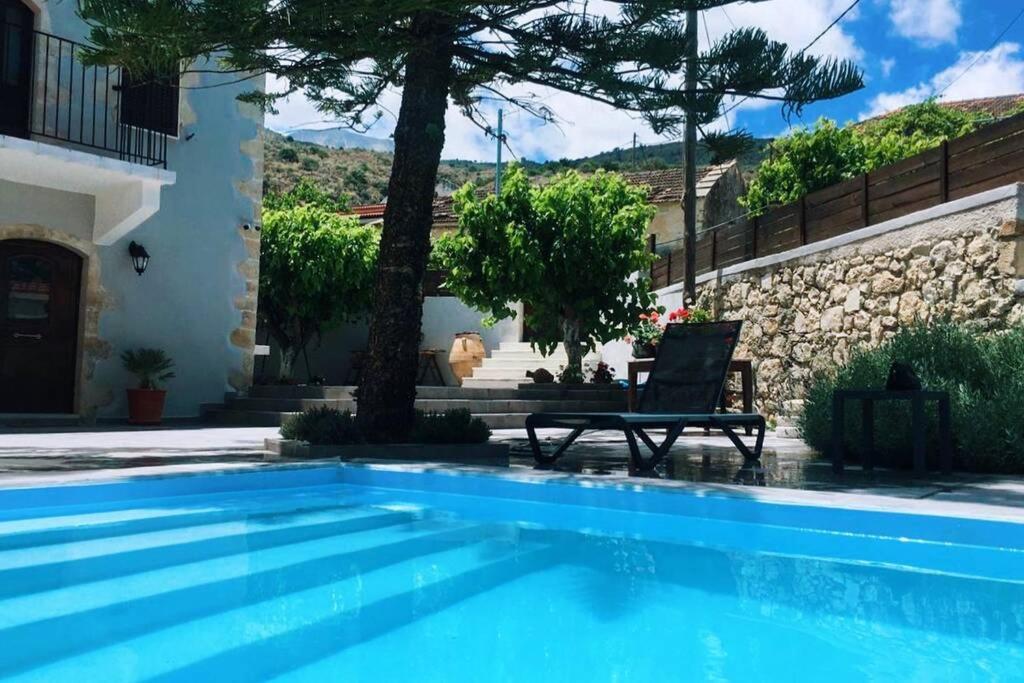 Villa Christini A Luxury Villa With Amazing Views Tzitzifés Exteriör bild